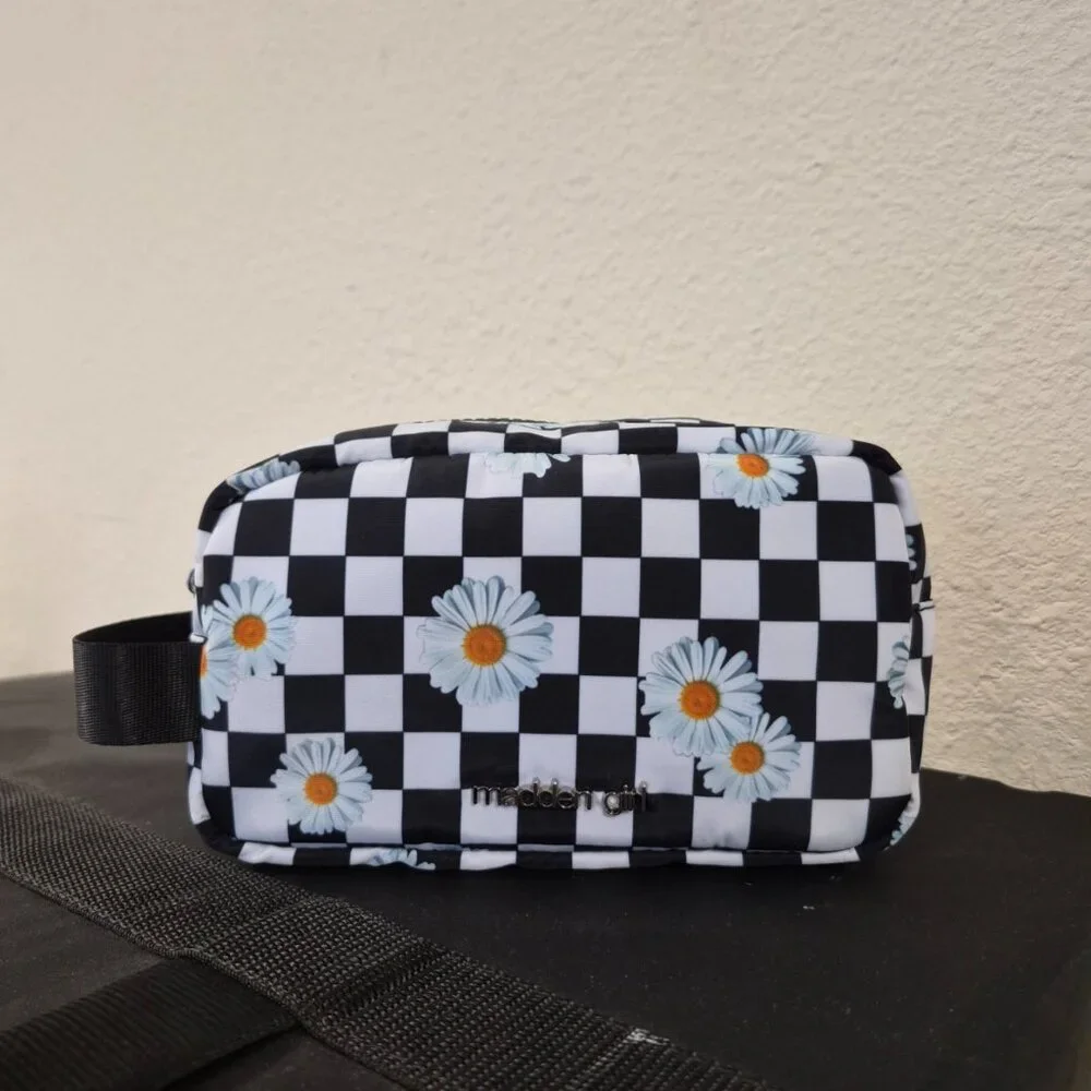 MADDEN GIRL Savvy Pouch In Black White